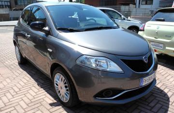 LANCIA - Ypsilon 1.2 69 CV 5p. GPL Ecochic Gold (2 di 13)