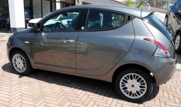 LANCIA - Ypsilon 1.2 69 CV 5p. GPL Ecochic Gold (4 di 13)