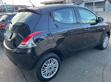 LANCIA - Ypsilon 0.9 Twinair 85 CV 5 porte Metano Ecochic Elefantino (5 di 14)