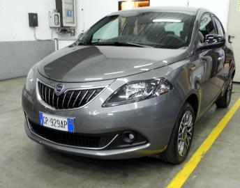 LANCIA - Ypsilon 1.0 FireFly 5 porte S&S Hybrid Silver Plus (1 di 11)