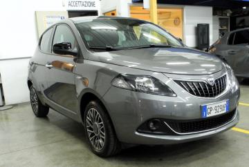 LANCIA - Ypsilon 1.0 FireFly 5 porte S&S Hybrid Silver Plus (2 di 11)