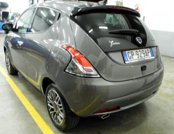 LANCIA - Ypsilon 1.0 FireFly 5 porte S&S Hybrid Silver Plus (5 di 11)