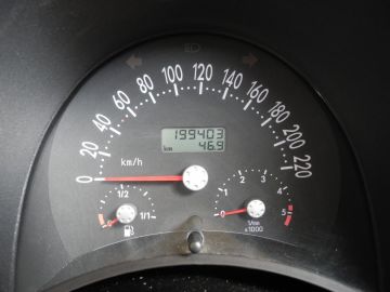VOLKSWAGEN - New Beetle 1.9 TDI 101CV Cabrio (10 di 15)