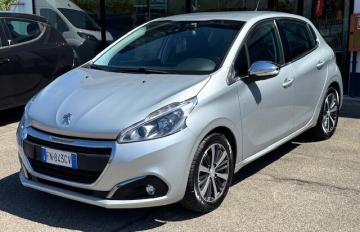 PEUGEOT - 208 PureTech 82 5p. Allure