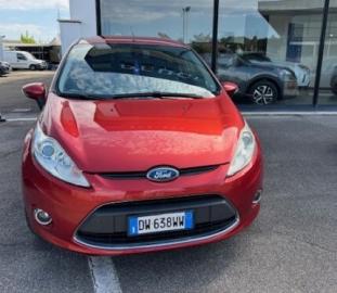 FORD - Fiesta 1.4 TDCi 68 CV 3p. Titanium (3 di 13)