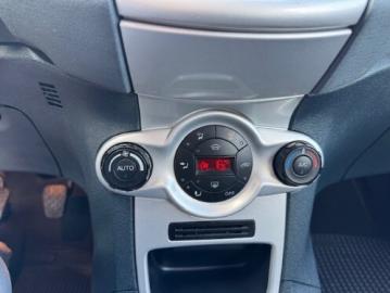 FORD - Fiesta 1.4 TDCi 68 CV 3p. Titanium (11 di 13)