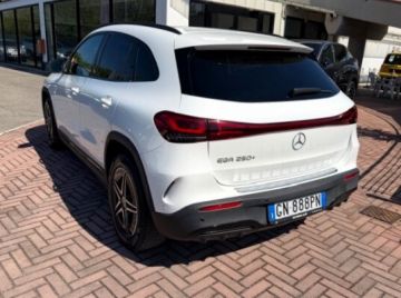 MERCEDES - EQA 250+ Sport (3 di 30)