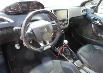 PEUGEOT - 2008 BlueHDi 120 S&S GT Line (9 di 23)