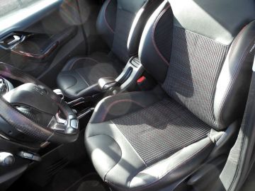 PEUGEOT - 2008 BlueHDi 120 S&S GT Line (16 di 23)