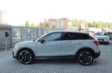 AUDI - Q2 30 TDI S tronic Identity Black (3 di 24)