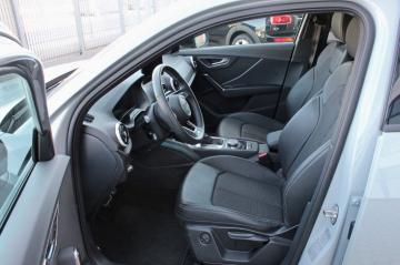 AUDI - Q2 30 TDI S tronic Identity Black (9 di 24)