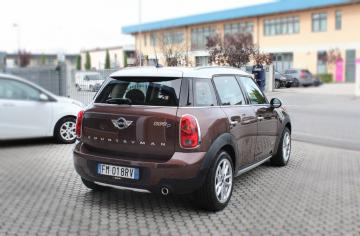 MINI - Mini Cooper D Countryman ALL4 (5 di 22)