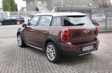 MINI - Mini Cooper D Countryman ALL4 (6 di 22)