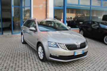 SKODA - Octavia 1.4 TSI Wagon Executive G-Tec (2 di 20)