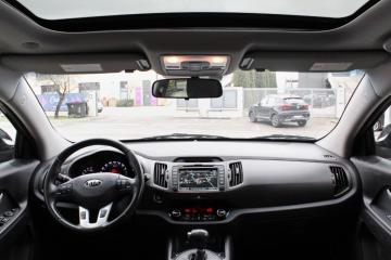 KIA - Sportage 2.0 CRDI AWD Class (14 di 23)