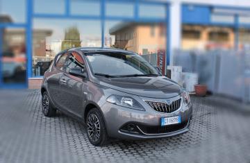 LANCIA - Ypsilon 1.0 FireFly 5 porte S&S Hybrid Platino (2 di 17)