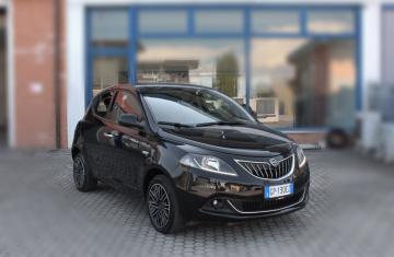 LANCIA - Ypsilon 1.0 FireFly 5 porte S&S Hybrid Gold Plus (2 di 18)