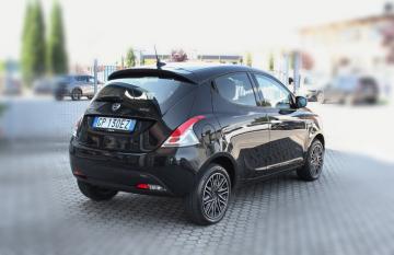 LANCIA - Ypsilon 1.0 FireFly 5 porte S&S Hybrid Gold Plus (5 di 18)