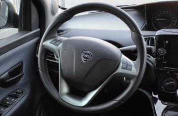 LANCIA - Ypsilon 1.0 FireFly 5 porte S&S Hybrid Gold Plus (15 di 18)