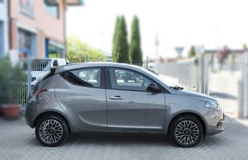 LANCIA - Ypsilon 1.0 FireFly 5 porte S&S Hybrid Platino (3 di 17)