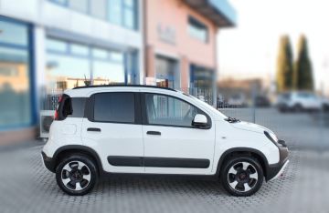 FIAT - Panda 1.0 FireFly S&S Hybrid City Cross (3 di 16)