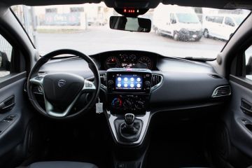 LANCIA - Ypsilon 1.0 FireFly 5 porte S&S Hybrid Gold Plus (13 di 17)