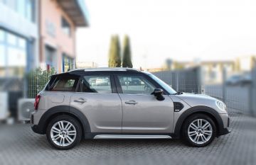 MINI - Mini 2.0 Cooper D Classic Countryman (3 di 18)