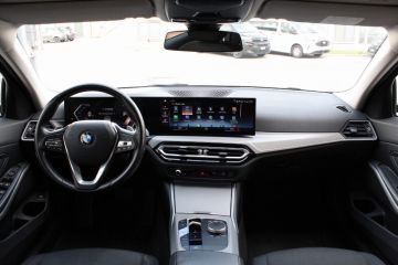 BMW - 318d 48V Touring (13 di 18)