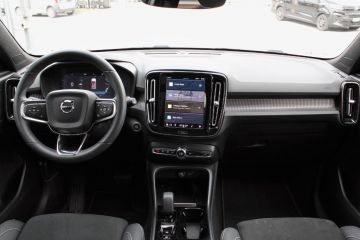 VOLVO - XC40 B4 AWD automatico Ultimate Bright (13 di 18)