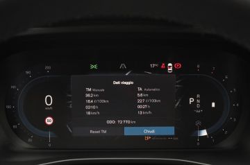 VOLVO - XC40 B4 AWD automatico Ultimate Bright (14 di 18)