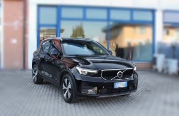 VOLVO - XC40 T2 automatico Core (2 di 18)