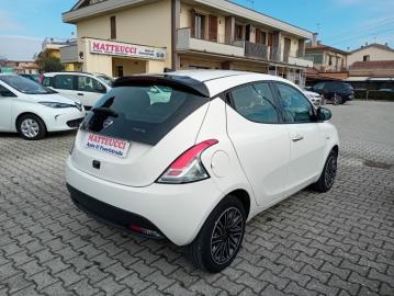 LANCIA - Ypsilon 1.0 FireFly 5 porte S&S Hybrid Gold Plus (2 di 7)
