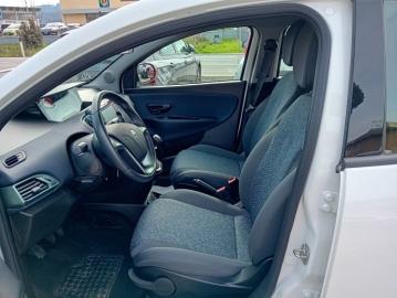 LANCIA - Ypsilon 1.0 FireFly 5 porte S&S Hybrid Gold Plus (4 di 7)
