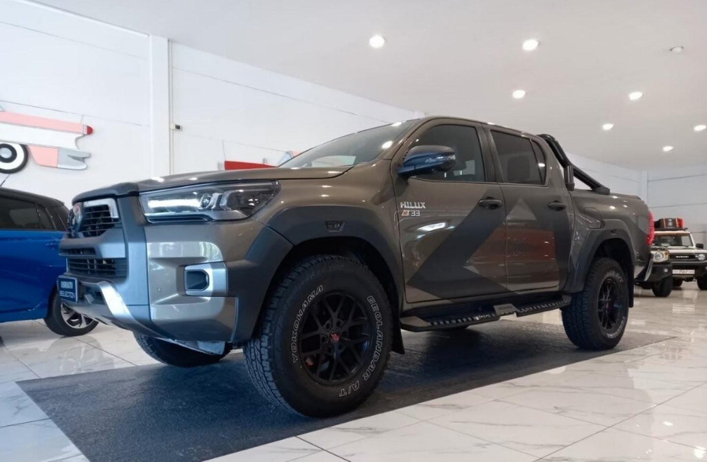 TOYOTA Hilux