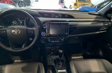 TOYOTA - Hilux 2.8 D A/T 4WD 4 porte Double Cab Invincible (15 di 21)