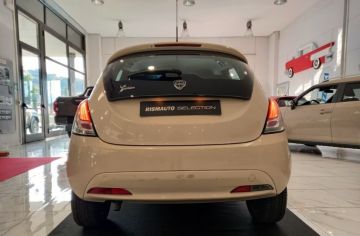 LANCIA - Ypsilon 1.2 69 CV 5p. GPL Ecochic Plat. (5 di 27)