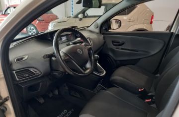 LANCIA - Ypsilon 1.2 69 CV 5p. GPL Ecochic Plat. (9 di 27)