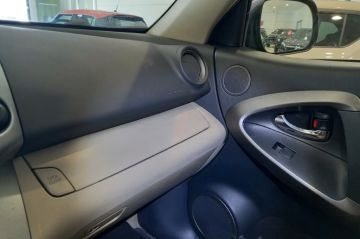 TOYOTA - RAV4 Crossover 2.2 D-Cat A/T 150 CV Lux. (14 di 26)