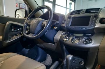 TOYOTA - RAV4 Crossover 2.2 D-Cat A/T 150 CV Lux. (21 di 26)