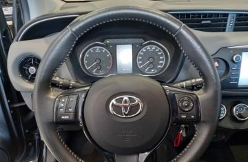 TOYOTA - Yaris 1.0 72 CV 5 porte Lounge (9 di 23)
