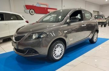 LANCIA - Ypsilon 1.0 FireFly 5 porte S&S Hybrid Ecochic Gold (1 di 18)