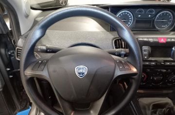 LANCIA - Ypsilon 1.0 FireFly 5 porte S&S Hybrid Ecochic Gold (8 di 18)