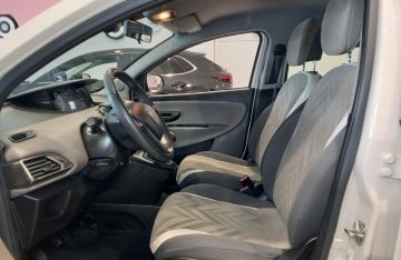 LANCIA - Ypsilon 1.2 69 CV 5p. Gold (7 di 28)