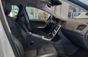 VOLVO - V60 Cross Country D3 Geartronic (18 di 27)