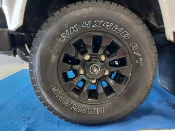 LAND ROVER - Defender 90 2.2 TD4 Station Wagon Adventure Edition N1 (3 di 30)