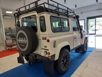 LAND ROVER - Defender 90 2.2 TD4 Station Wagon Adventure Edition N1 (6 di 30)