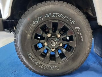 LAND ROVER - Defender 90 2.2 TD4 Station Wagon Adventure Edition N1 (28 di 30)