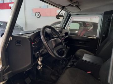 LAND ROVER - Defender 90 2.2 TD4 Station Wagon Adventure Edition N1 (30 di 30)