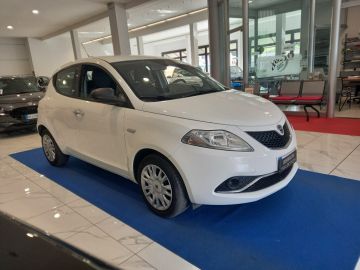 LANCIA - Ypsilon 1.2 69 CV 5p. Silver (7 di 23)