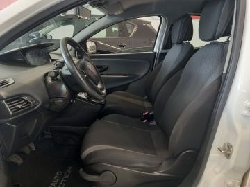 LANCIA - Ypsilon 1.2 69 CV 5p. Silver (9 di 23)